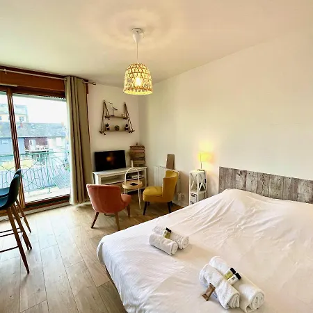 Lägenhet Salm, Coquet Avec Balcon *