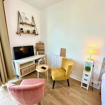 Salm, Coquet Avec Balcon Apartment Ouistreham